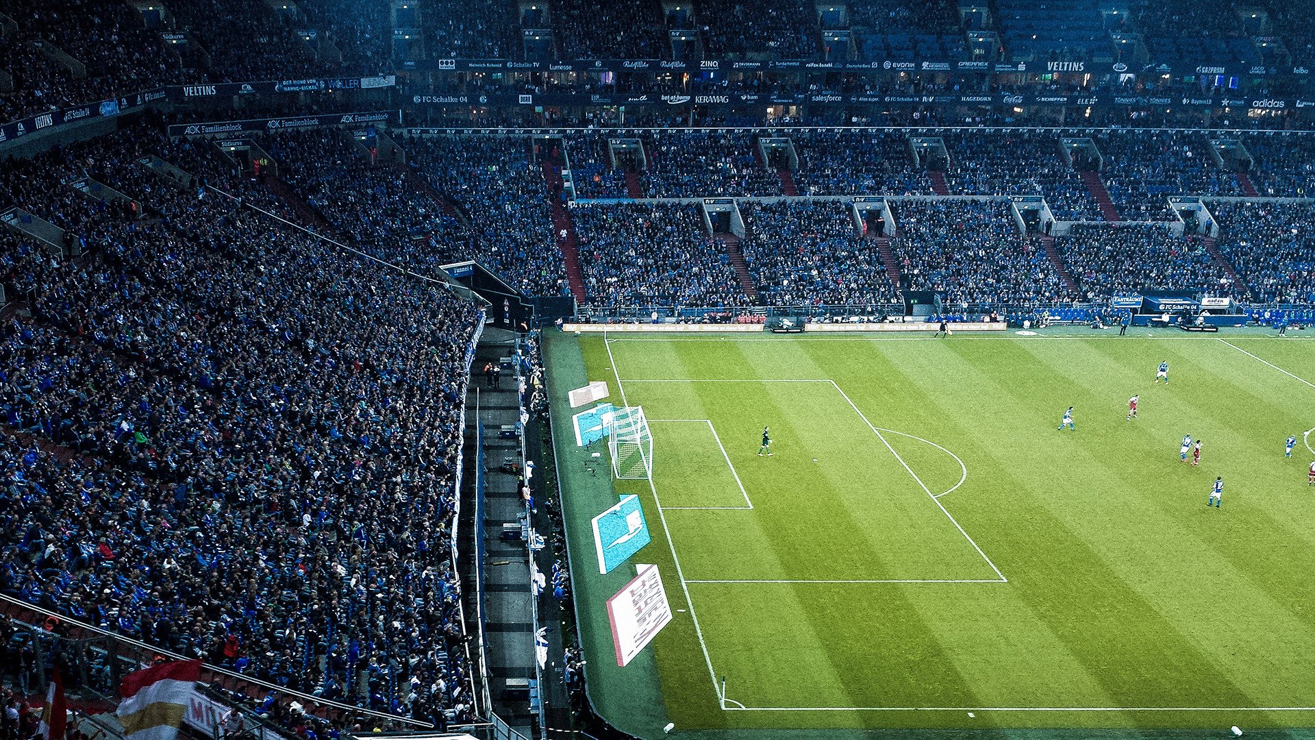 欧冠半决赛首回合：皇马主场闷平曼城 控球与反击针锋相对